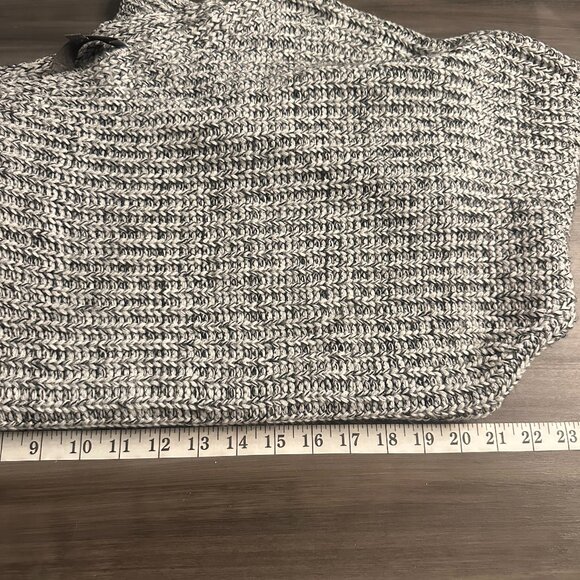 Anthropologie Sunday in Brooklyn Sarah Asymmetrical Sleeve Sweater Size Small - Picture 8 of 9